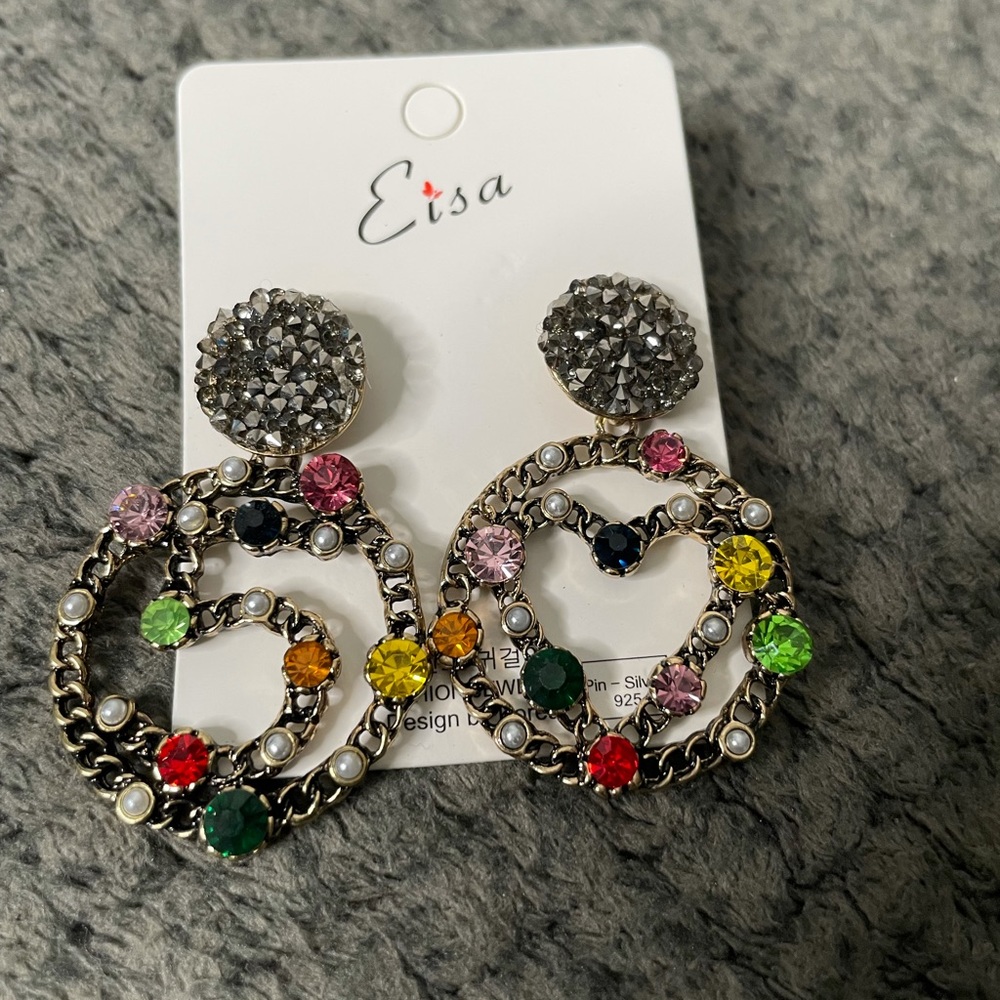 Silver pearl earrings